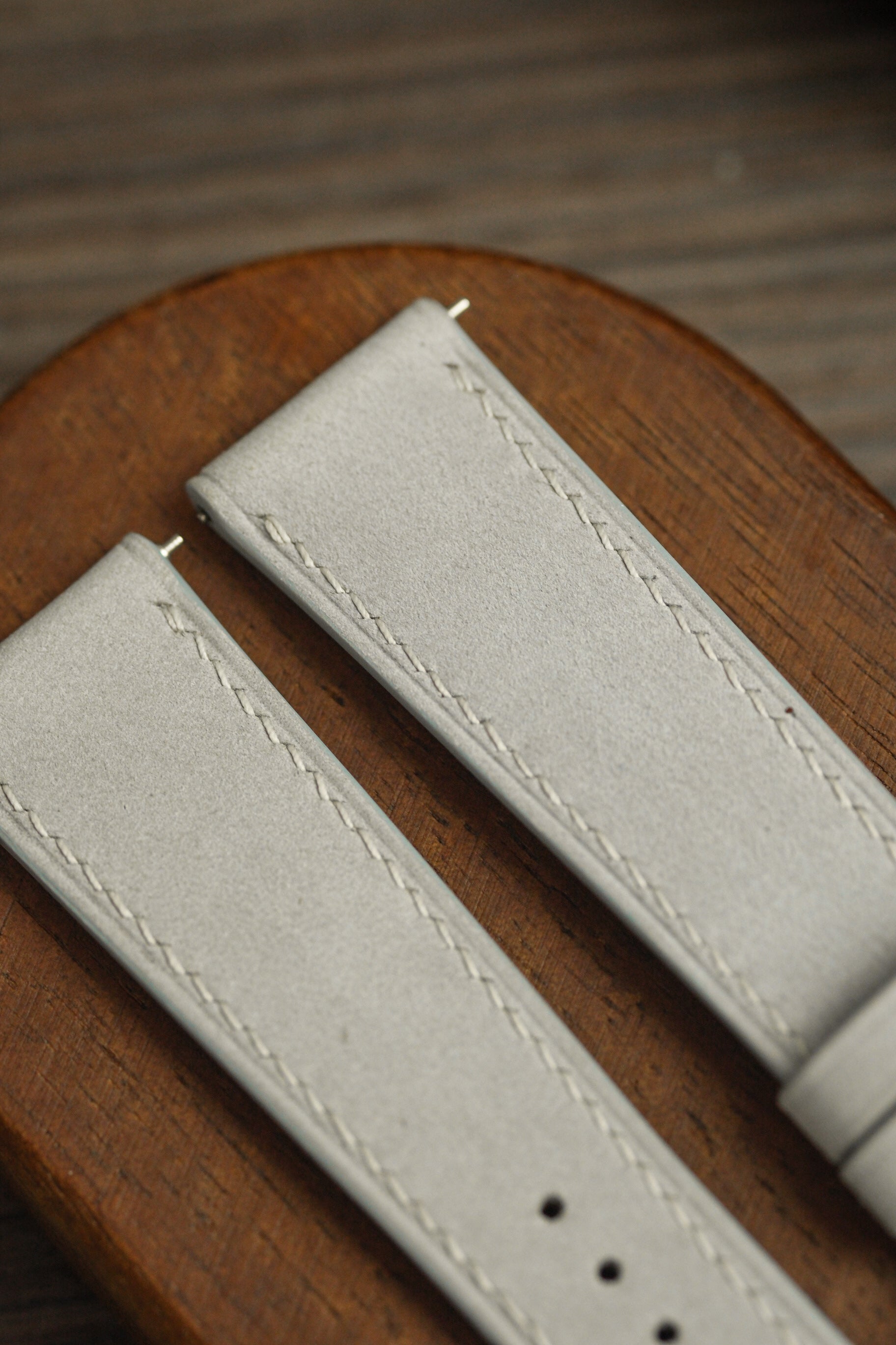 [NEW] Light Grey Nubuck Leather Strap