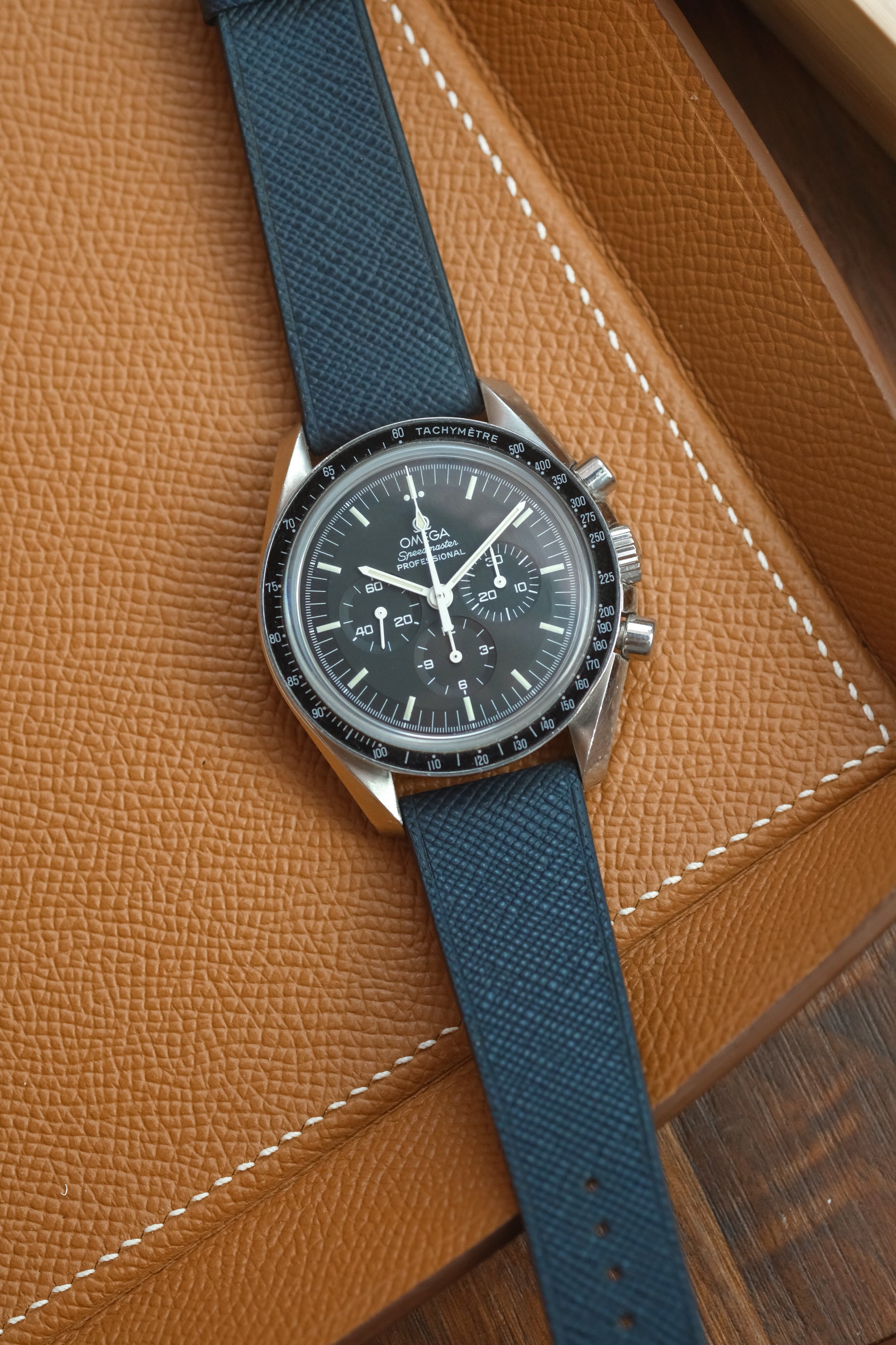 [NEW] Navy Saffiano Stitchless Leather Strap