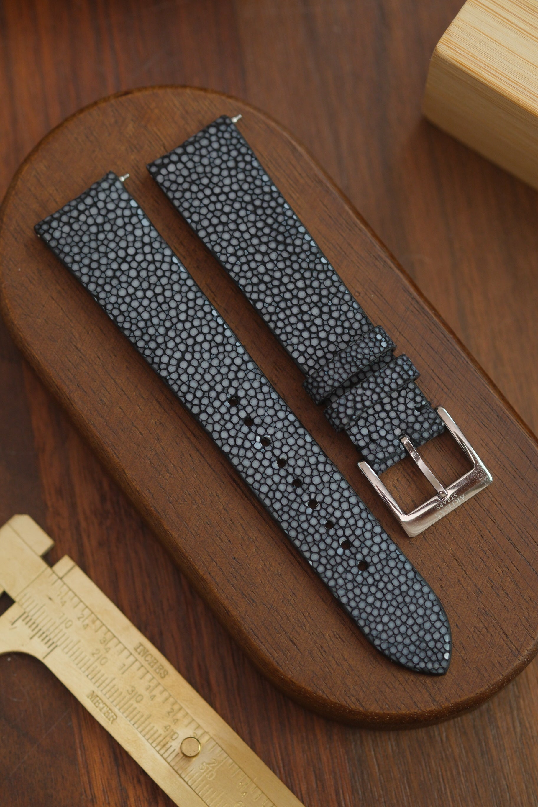 Black Stingray Stitchless Leather Strap